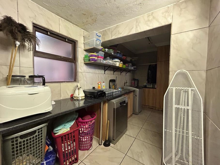 5 Bedroom Property for Sale in Melodie North West